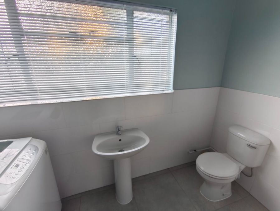 To Let  Bedroom Property for Rent in Langenhovenpark Free State